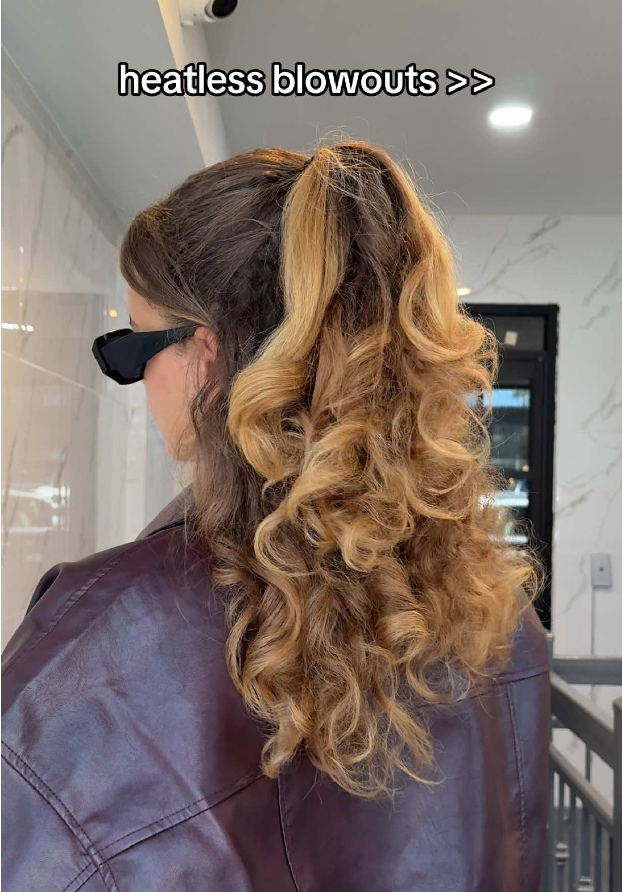 my first attempt at a heatless blowout 🥸 it’s a no-heat fall around here!! #blowout #hair #curls #curlyhair #hairtutorials 