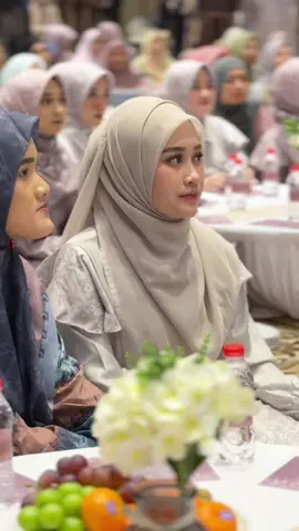 MasyaAllah cantiknya ning khansa 😍 yang mau samaan baju, ning aca pake patrava dress dyn ya 💕 #ningkhansa #dynclothingline #dyn #kajianDYN 