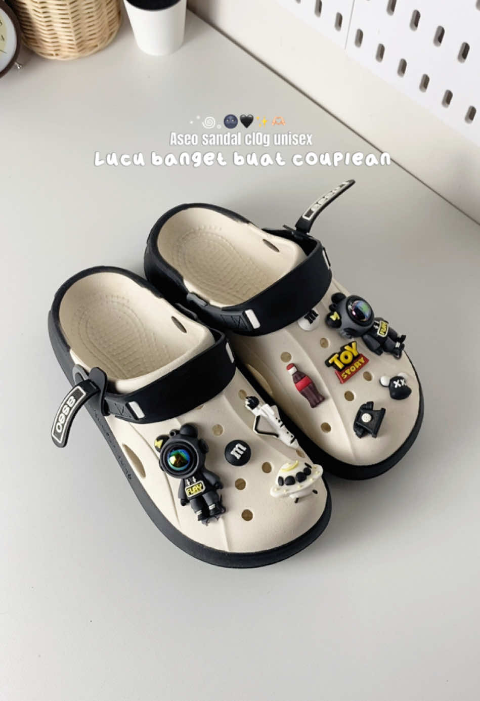 Membalas @bellaayaw yuk couplean hihi 😍😍 #aseoofficial #sandalunisex #sandalcouple #sandallucu 