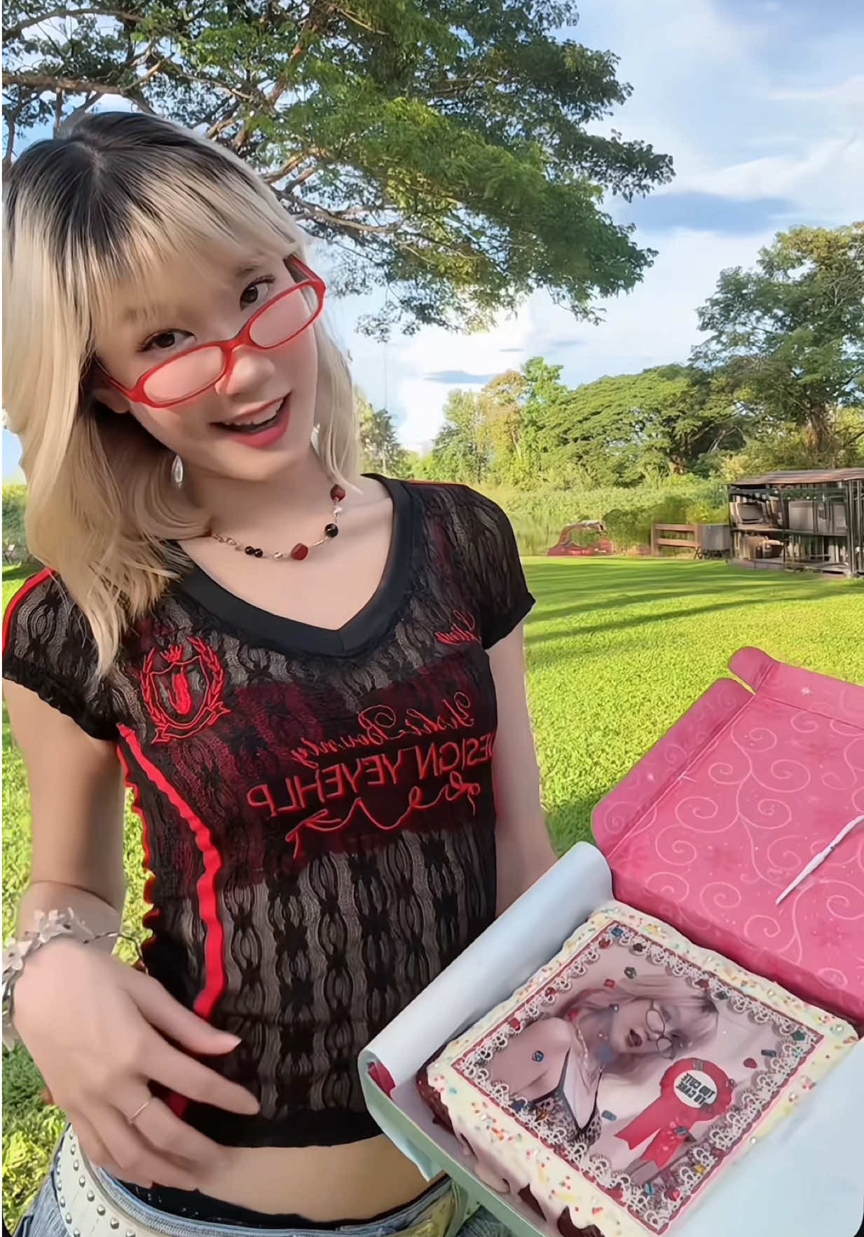 อย่างสีแดง! ❣️ @Oldschoolbrownieshouse 