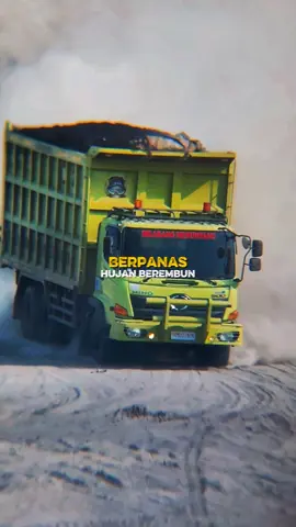 coal Hauling di musim panas  #coalhauler #coalmining #tambangbatubara #fypage 