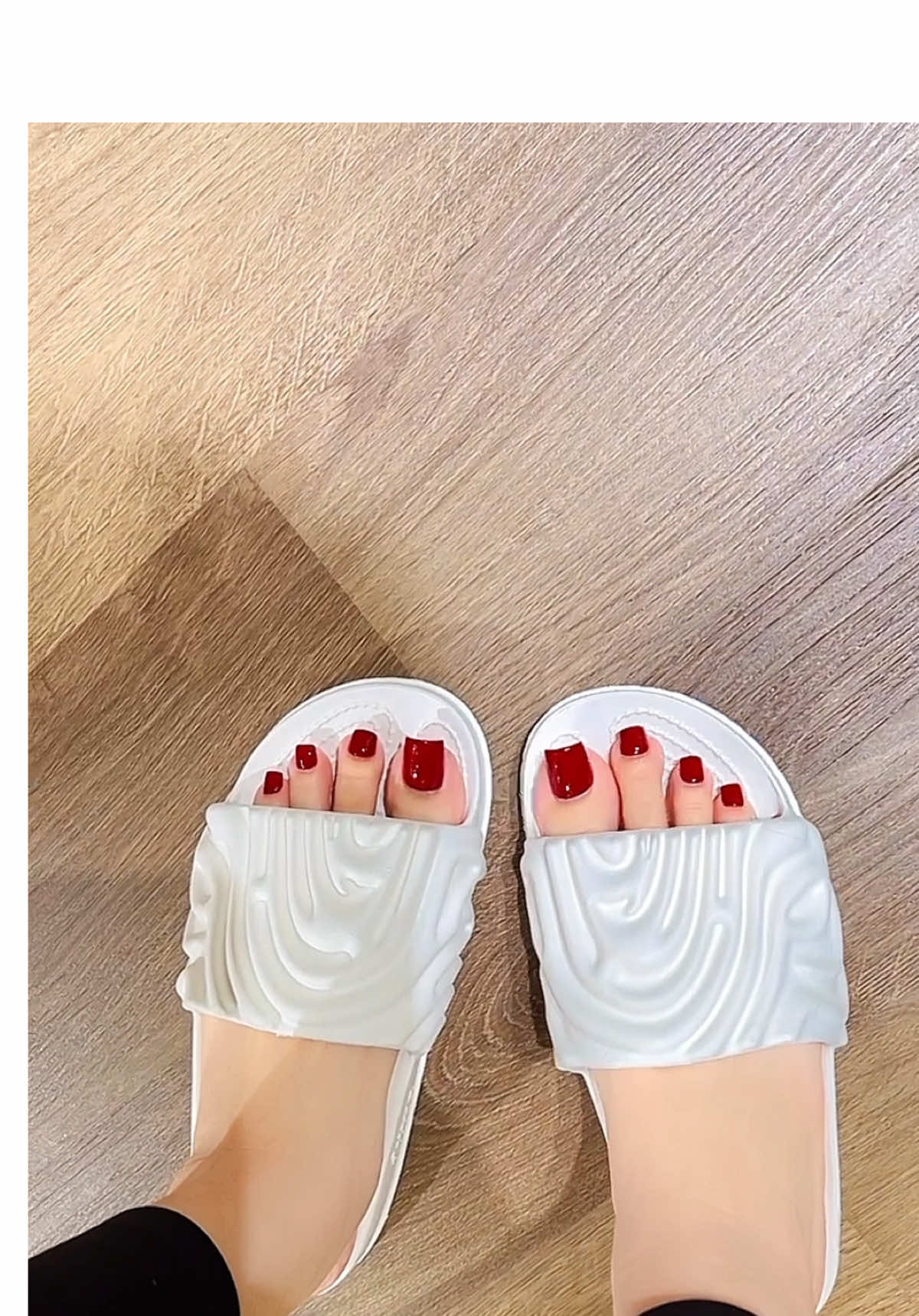 Dép siêu nhẹ, êm chân  