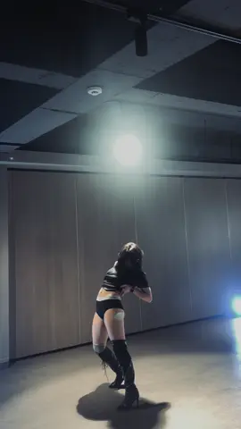 올릴게 없어서 춤이라도 출게요ㅜㅜ #aphroditechoreography#fyp 