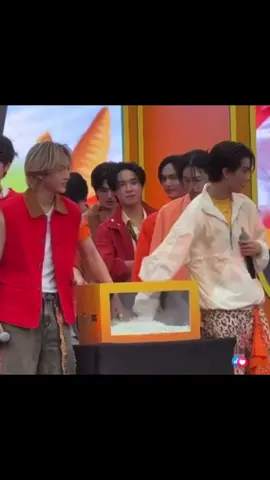 มีคนแอบจับมือกันนนนนนน #UsefulfoodXBUS#KHUNPOL #HEARTchuthiwat ( #ขุนฮาร์ท #ปองชู )