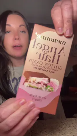 Cotton candy.. chocolate.. 🤔 #chocolate #candy #cottoncandy #dubaichocolate #candybar 