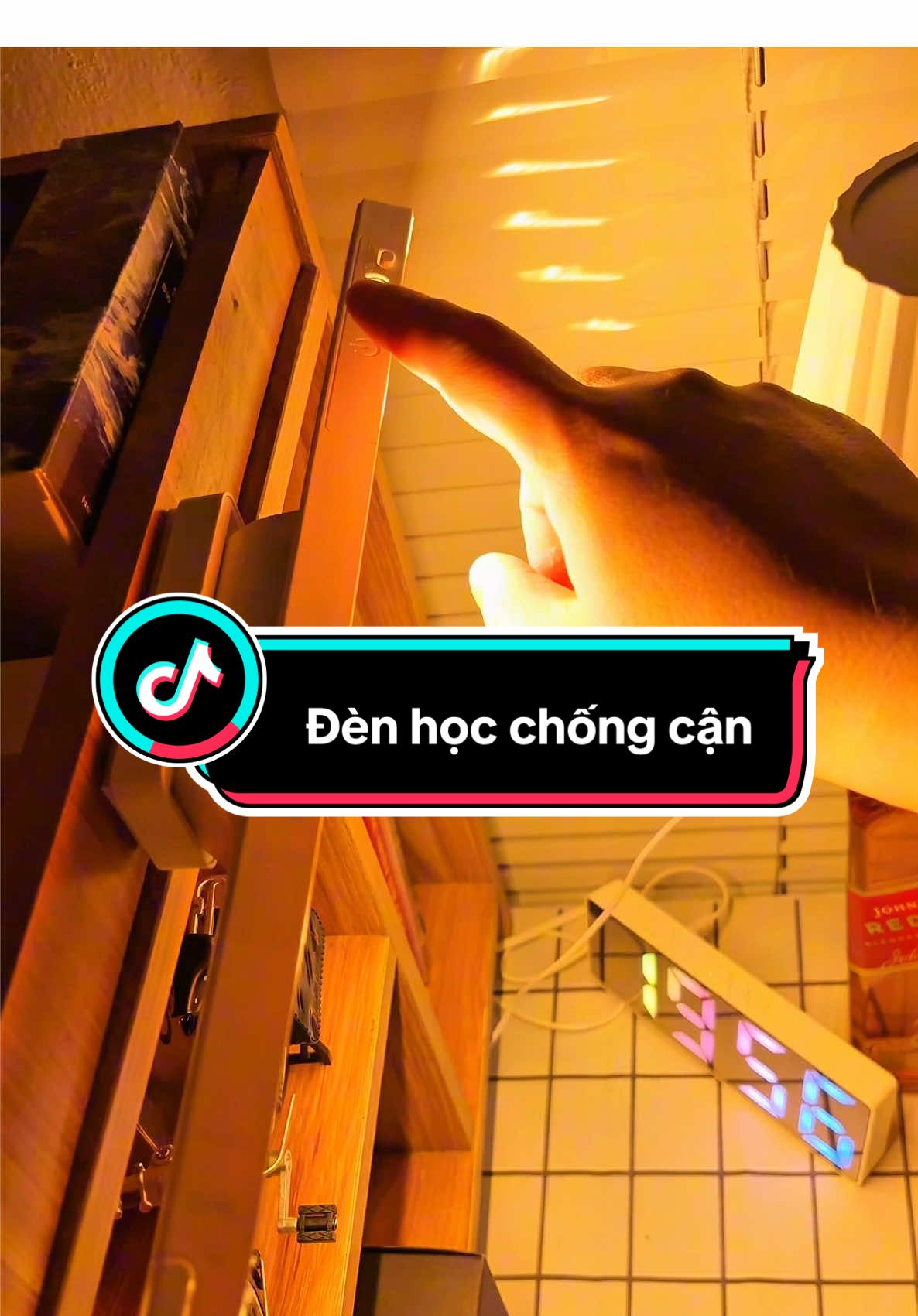 Một em đèn học chống cận chỉ 60k #denhocchongcan #dehocdocsach #denhocchocacbe #denhocbaomat #xuhuong 
