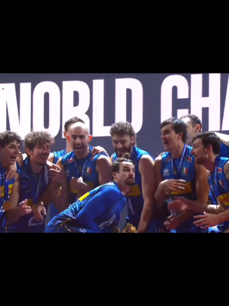 Italy is the champions ❤️🥹 #italyvolleyball #worldchampionship #volleyball #volleyballworld 