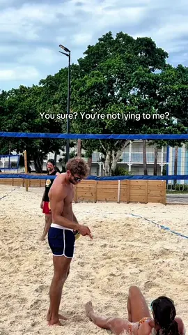 when trying to pass the ball together goes wrong…  #fyp #fyf #stpetersburg #weekend #beach #kulanikinis #sunny #volleyball #beachvolleyball 