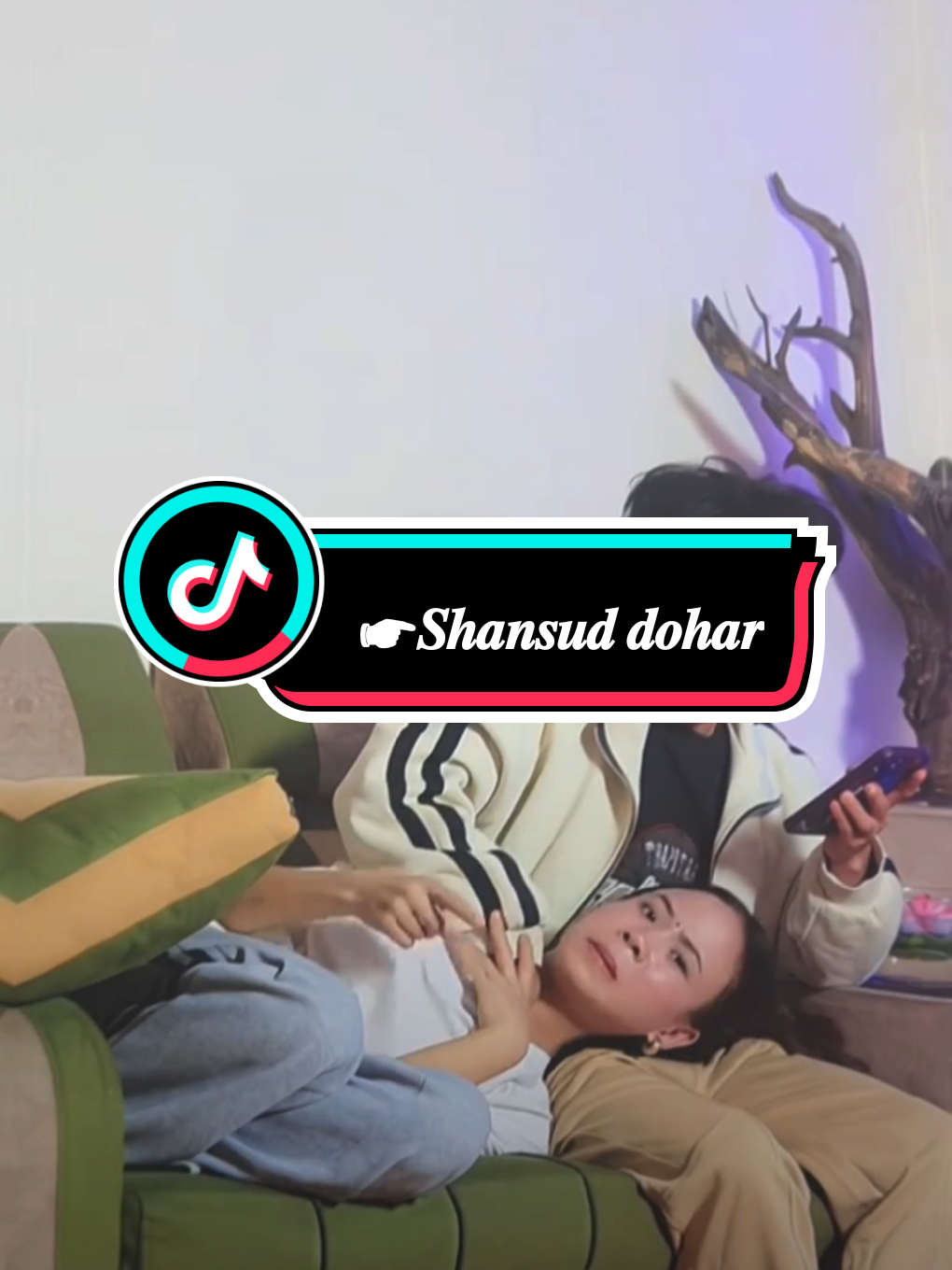 ဘာလုပ်တာလဲ😅#waiyanphyo1998 #myanmartiktok🇲🇲🇲🇲 #foryou #foryoupage #trending @TikTok @TikTok LIVE @TikTok Creative Experts @TikTok Trends 