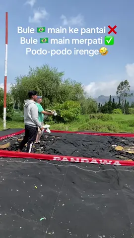 Gendeng rapet mister🤣                        #merpatikolongbebas #merpatiindonesia #dieng #bulejawa #fyp 