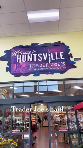 Don’t forget your reusable bags 💚🛍️♻️ @trader joes  #groceryshopping #groceryhaul #traderjoes #paralegalsoftiktok #busymomlife 