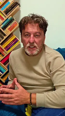 👉 Un simplu pahar de apă 💧. O lecție pentru toată viața 🌟 Uneori, cele mai mari învățături vin din gesturi simple 🙌. Povestea aceasta îți arată de ce să privești spre Hristos ✝️ și nu spre greșelile oamenilor 👀. #Învățătură #Încredință #PutereaCredinței #PaharulCuApă 