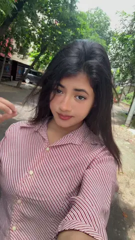 Amr so called bf er shathe dekha korte jai😂Amr pasher bashay kintu🤪#foryoupage #fyppppppppppppppppppppppp #ishrarnishi #bdtiktokofficial🇧🇩 #viral 