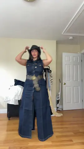 @FashionNovaCURVE what do we think of this ? I actually love how this came out and I got so many compliments :) #cowgirlboots #cowgirl #cowgirloutfit 