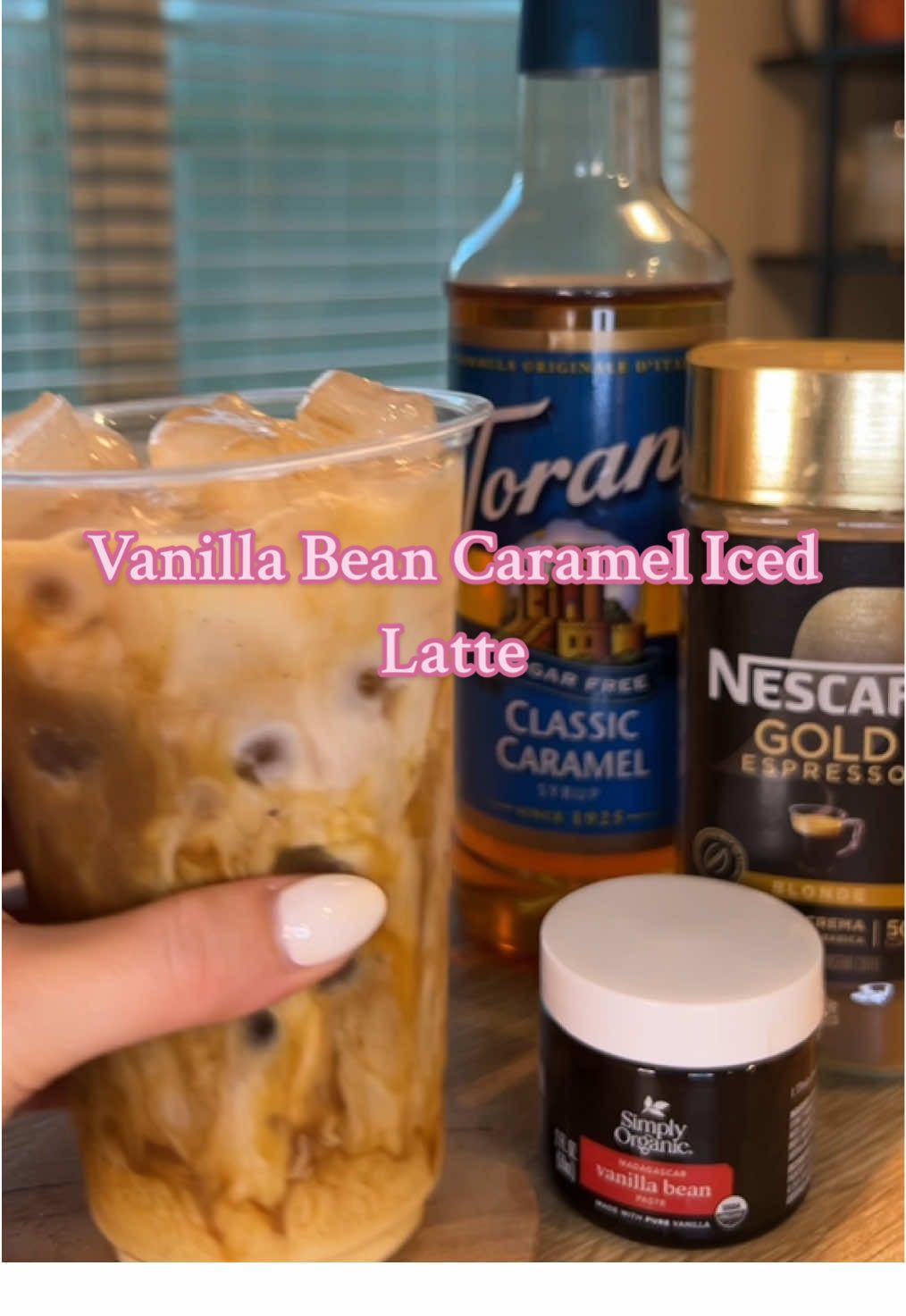 Happy Sunday Friends.. hope everyone is having a great weekend🫶🏼 #happysunday #sundayreset #coffee #icedlatte 