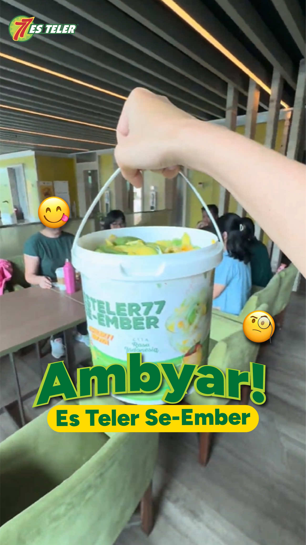 Ini dia penampakan Es Teler Se-Ember dari Es Teler 77!! 🤯😍💚✨ Kata minteler sih ini affordable dan worth the price banget soalnya bisa untuk ramean, buahnya fresh semua dan baanyak dapatnya😌✨✨💚 #esteler77 #esteler #kulinerindonesia #estelerseember #fyp 
