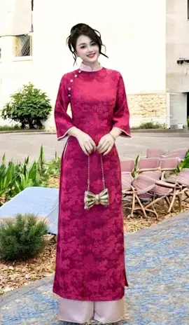 Áo dài cách tân lụa gấm – sự hòa quyện tinh tế giữa truyền thống và hiện đại. #AoDaiCachTan #AoDaiLuaGam #AoDaiDep #AoDaiNuTinh #AoDaiDuTieng #ThoiTrangNu #AoDaiNhieuMau #aodaitet2025 