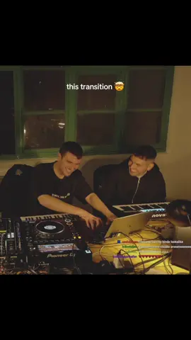 the synchronised head bopping 💯 @Sammy Virji @Fredagainagain #sammyvirji #fredagain #live #electronicmusic 