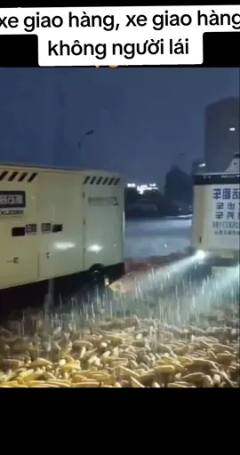 xe giao hàng không người lái.  đây cứ đi đúng đường thôi😂😂 #china #giaohang 