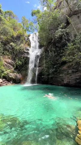 Realmente é a cachoeira mais bonita do Brasil 😍🇧🇷 #cachoeirasantabarbara #chapadadosveadeiros #goias #cavalcante 