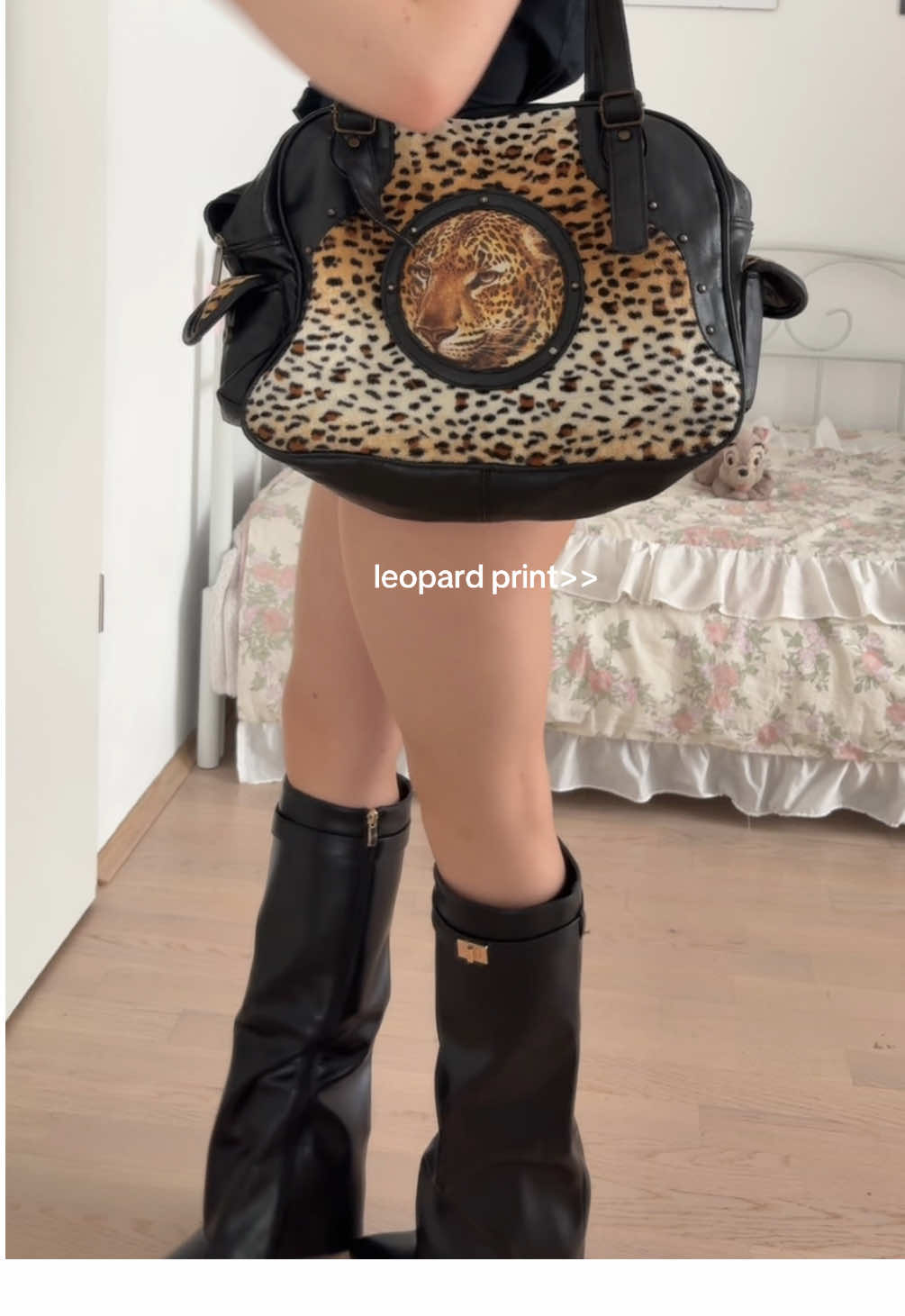 I love me some leopard print #outfit #boots #leopard #leopardprint #vintage 