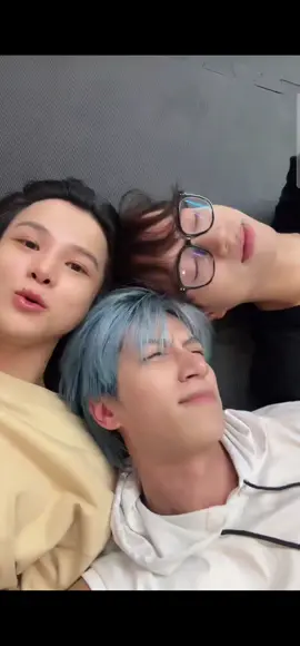 Chỉ là quay được 1 đoạn live của thầy Ngọc mà ồn cỡ này 🤣 Bé Ngân bị cảm thấy tội ghê #ThieuThan #phamdinhthaingan ##BuiDuyNgoc #KhoiVu #atsh2025 
