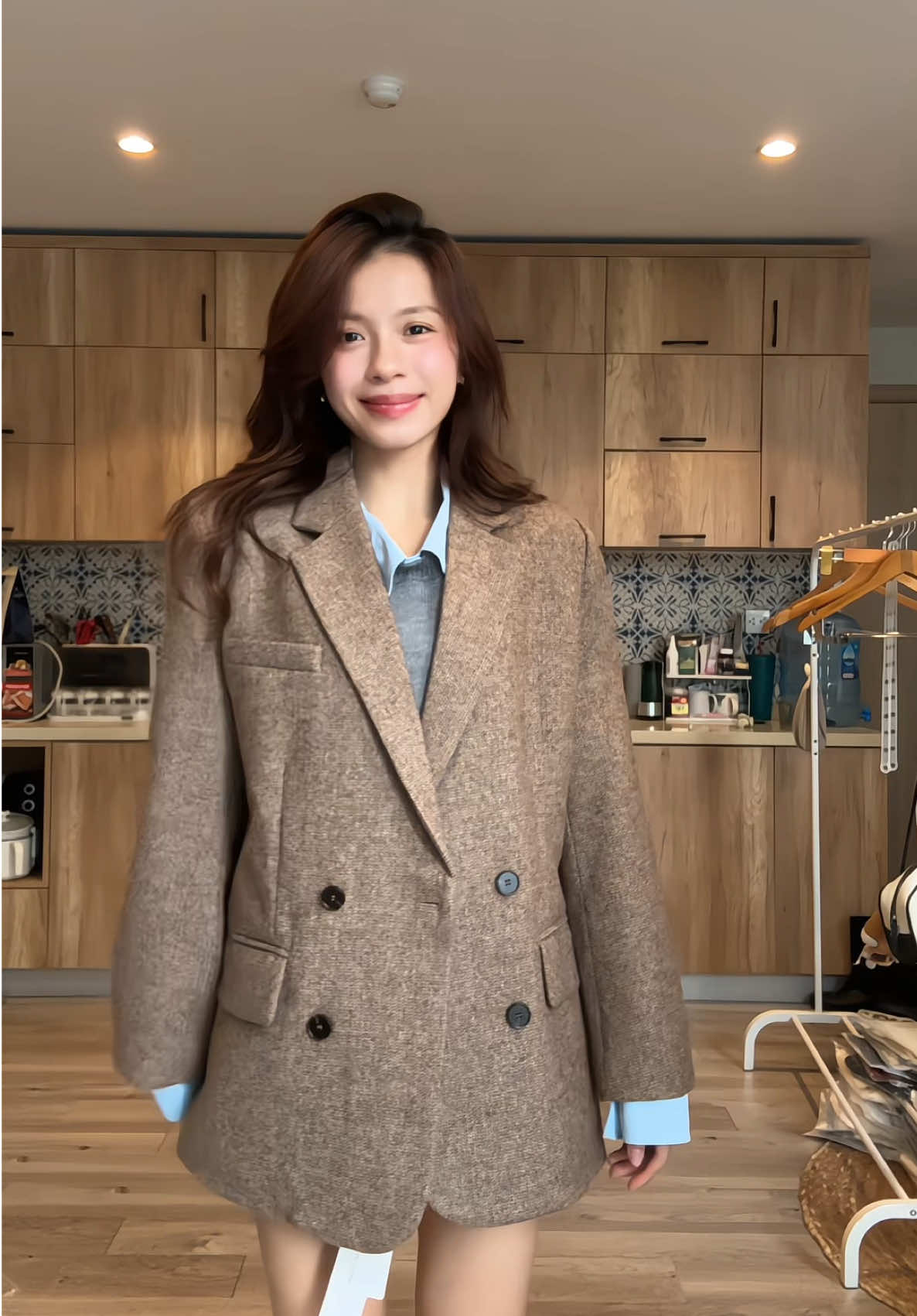 mùa thu chưa đến hẳn nhưng tôi đã sẵn sàng cho mùa đông 🥨🥹 #xuhuong #thoitrangnu #outfit #localbrand #orderchina #aokhoacnu 