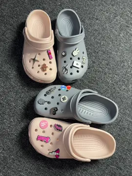 pink atau gray?🥶 #sendalclog #sendalbaim #rekomendasisendal #rekomendasisendal 