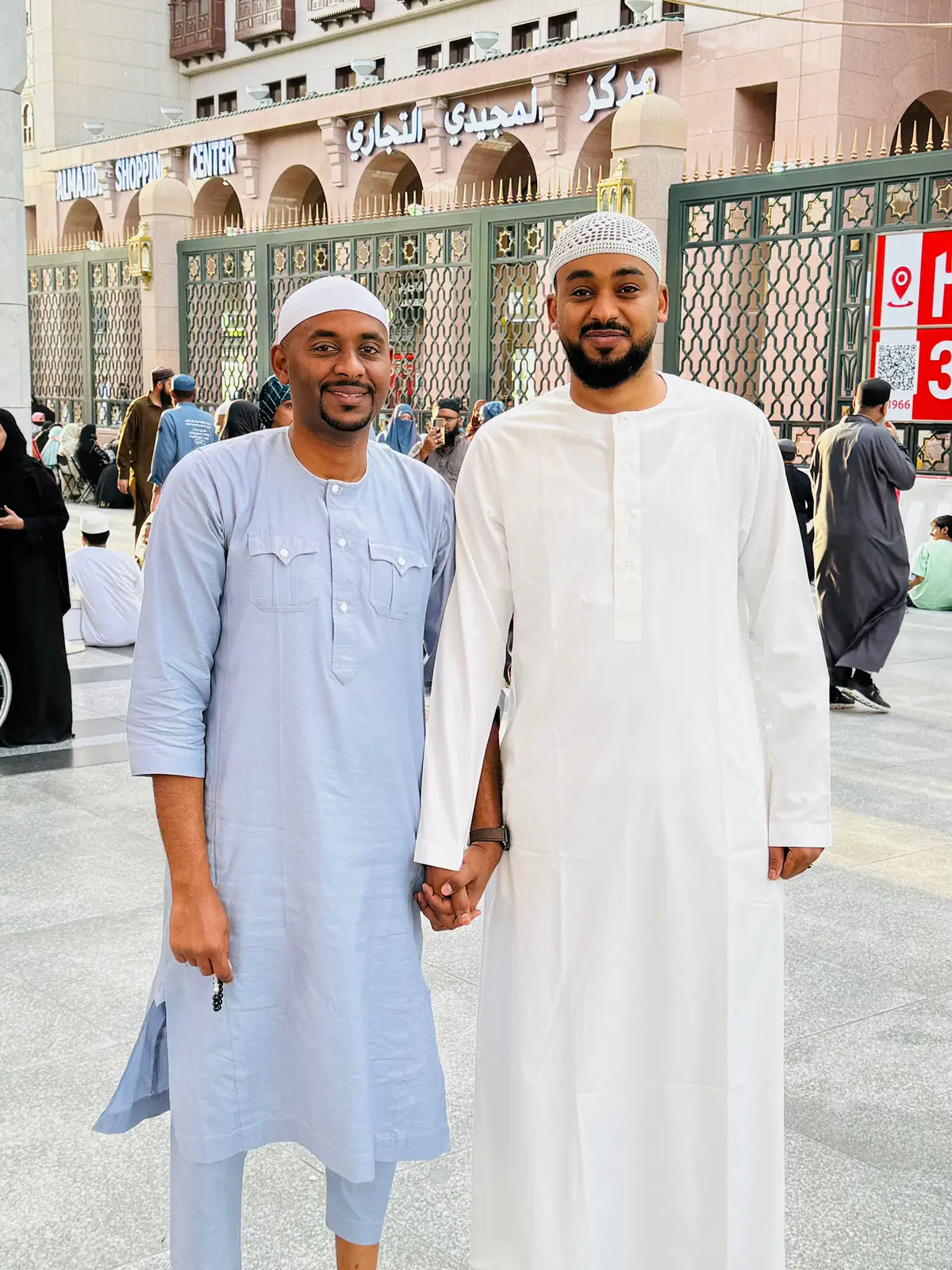 اللهم صلي وسلم وبارك علي سيدنا محمد صلى الله عليه وسلم 