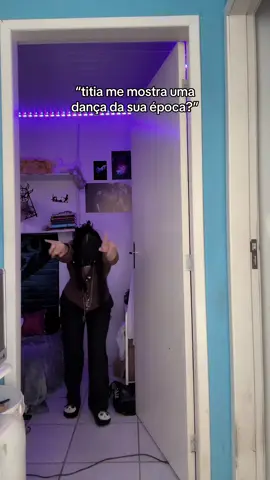 nossa dancei mal demais, dito isso, time dos motoqueiros 😝 ib: @sofia :) #dance #dança #teenbeachmovie #emo #goth 