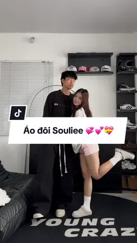 Áo xinhhh các mom tham khảo nha 💞 @SOULIEE #xuhuong #outfitcouple #aodoinamnu #aothundaitay #longsleeve 