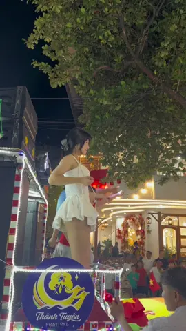 Em đẹp em đứng ở vị trí nào cũng sẽ đẹp. Mọi người thấy camera men có xứng đáng đồng tiền bát gạo không ạ#trungthutuyenquang #viraltiktok #xuhuongtiktok #follow #Dance 