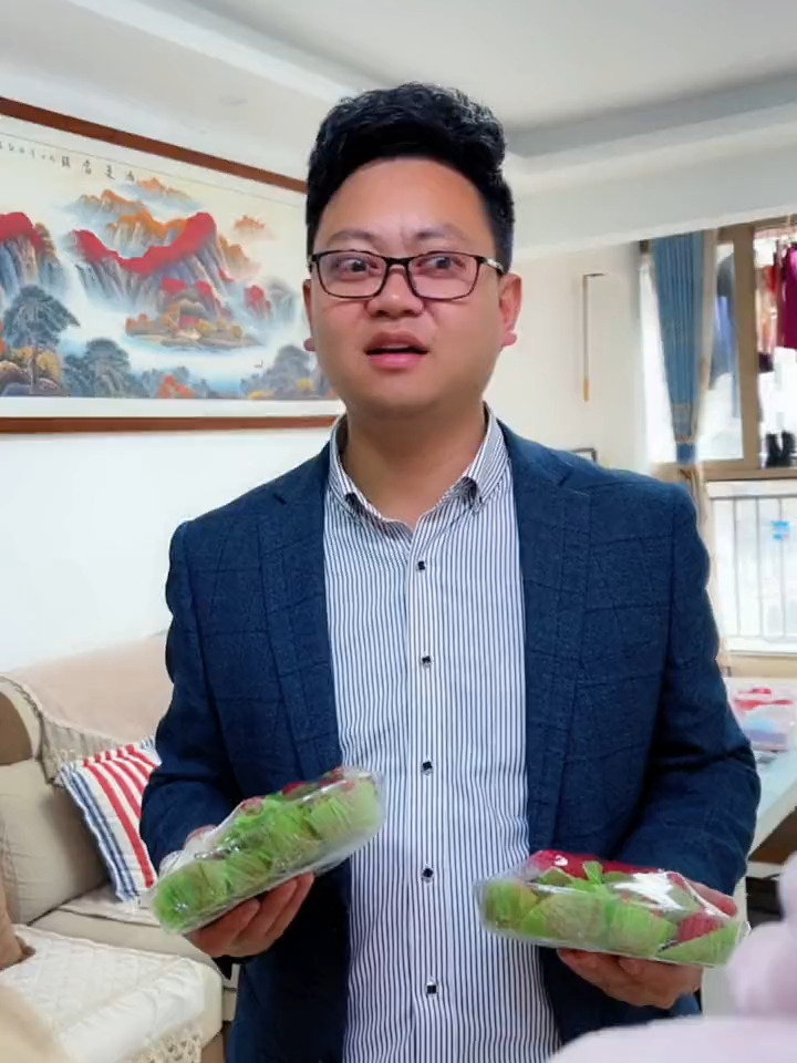 6944980361701068045对不起，很想多陪陪你，却身不由己