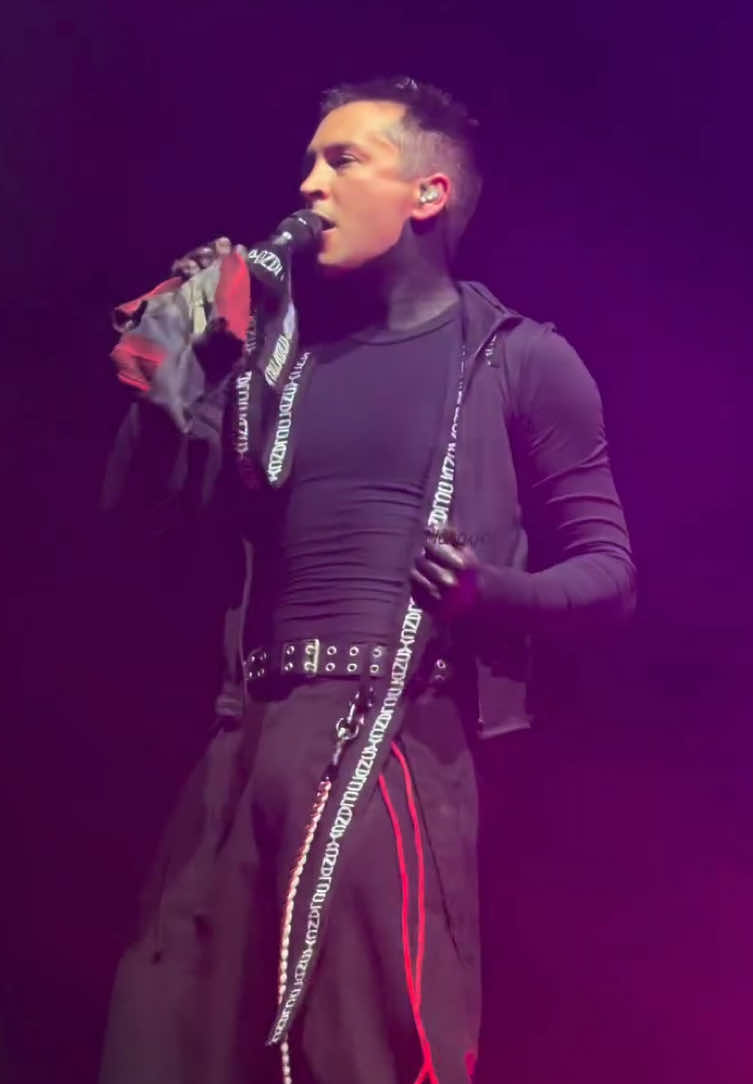 😛😛😛 (creds to natgyotop on ig) #twentyonepilots #tylerjoseph #tøp #fyp #foryoupage 