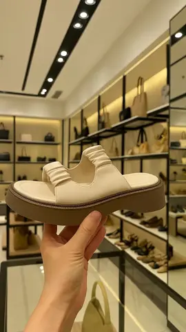#sandalwanita 