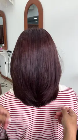 ไอเดียทำสีแบบไม่ฟอก❤️สีผมโทนแดงแบบไม่ฟอก&ตัดผมทรงเลเยอร์คัท จองคิวล่วงหน้าได้ที่ไลน์ 💌 ไลน์ไอดี @ pakawanbeauty  🛒เวลาเปิดให้บริการ จ-ศ เวลา 9.00 - 20.00 น. / ส-อา เวลา 8.30 - 20.00 น. ❌หยุดทุกวันพุธ❌ ปิดรับคิวเคมีคิวสุดท้าย 15.00 ปิดรับคิวตัดผมคิวสุดท้าย 18.30 📍พิกัดร้าน | โครงการนราวดีซิตี้พาร์ค ทางเข้าที่1ถนนโรจนะตรงข้ามแมคโครอยุธยา ทางเข้าที่2ถนนสายเอเชียเยื้องอีซูซุ ซ.แสงมงคล จ.พระนครศรีอยุธยา  #ทำสีผม #ทำสีผมแฟชั่น #ผกาวรรณบิวตี้อยุธยา #ทรงผมผู้หญิง #ออกแบบทรงผม         
