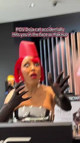 Doja accidentally got my wife 😂👏🏼 it’s ok she way fine. Sorry for my ANNOYING ass voice but I couldn’t help it. Too fucking funny. We Will never forget this 🥹 #dojacat #vie #fyp ##lgbtq #makeup 