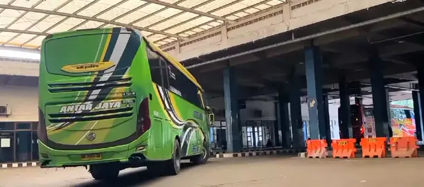 bus suharno solo - jogja@PublicBarBar_ @ianno. #suharno #suharnoragilputra #bus #busmaanniacomunity #xybca #fyp 