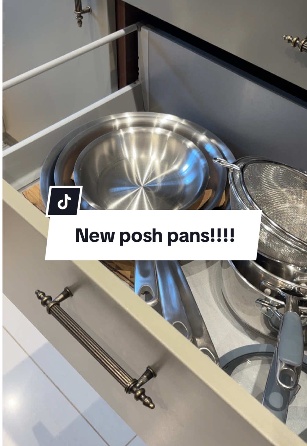 Non-stick is out, stainless steel is in (for our LIFETIME) @Made In Cookware #cookware #KitchenHacks #fryingpan #stainlesssteel #homecooking 