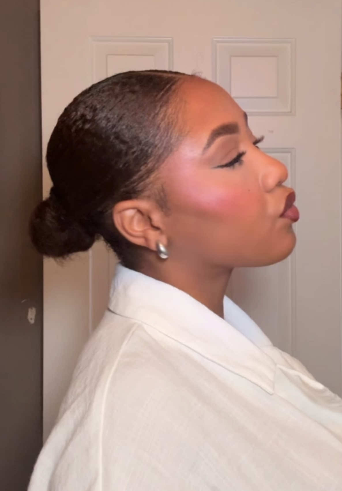 part 25| I’m back home and we’re going to a wedding shower so let’s get ready! 🖤 Products I used:  Milk Grip Primer  Anastasia Brow Promade @Anastasia Beverly Hills  SAIE Dew Blush Liquid Cream Blush[ Color: Flirty] @Saie  HOURGLASS Vanish™ Airbrush Concealer & Haus Labs Concealer [Shade: Dune 7.5 & 23] @Hourglass Cosmetics @Haus Labs  KOSAS Cloud Set Baked Setting & Smoothing [ Shade: Pillowy ] | KOSAS Blush is Life[Color: Adrenaline] @Kosas  Makeup by Mario Master Long wear Cream Eyeshadow [Color Sienna] @makeupbymario  LYS Beauty No Limits Cream Bronzer and Contour Stick [ Color: Courage] @LYS Beauty  Sephora Collection Microsmooth Multi-Tasking Baked Face Powder Foundation [ Shade: Mahogany ] @Sephora Collection  HUDA BEAUTY Easy Bake Blurring Loose Baking & Setting Powder [Color: Banana Bread]  @Huda Beauty  NARS Laguna Talc-Free Bronzer Powder [Color: Laguna 06] @NARS Cosmetics  #softglammakeup #beginnerfriendlymakeup #grwmmakeup #grwm #dallasinfluencer 