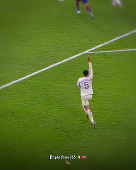 #JUDEBELLNGHAM #JUDEBELLNGHAM @Real Madrid C.F. @🧃𝒫𝒶𝓅𝒾𝓈✪ 𝓙𝓫5 🇬🇧⚽️ @𝑷𝒂𝒑𝒊𝒔✰ 𝑭𝒂𝒏𝒔 𝑱𝑩5⃫ 🧃 