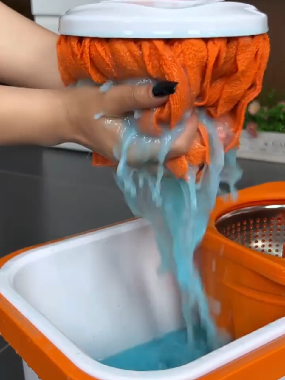 mop giratório com cabo de 140 cm cesto em inox balde centrífuga .c/2 refil. #tiktokshop #mopgiratorio @JD Women 