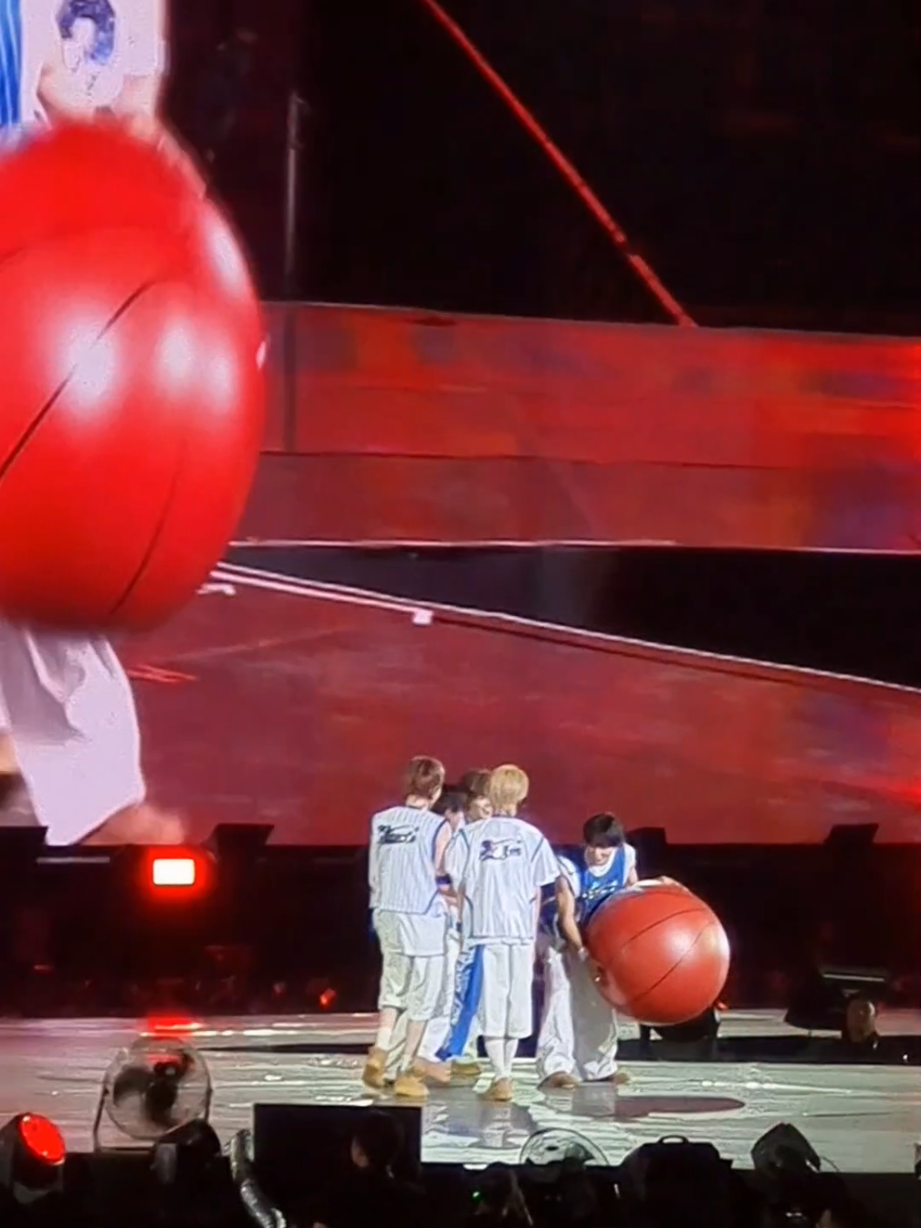 DEFINISI Soo much happening in one clip😭😭 #nctdream #thedreamshow4_in_jakarta #tds4jakarta #tds4 