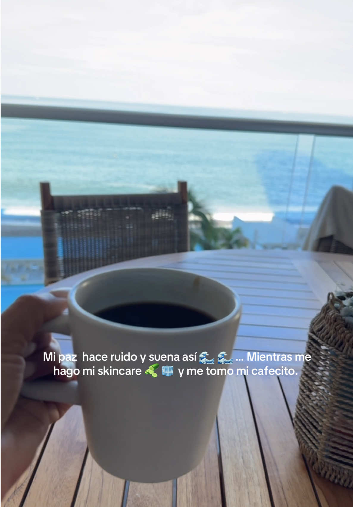 …¿y la tuya qué melodía toca?” 🎶 😌🕊️✌️ : #pazinterior #calma #mar #olas #skincaretips 