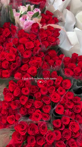 Rose girls 🙌🏻🌹#rose #flowers #viral #buyyourownflowers 