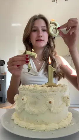 17! #birthday  #17birthdaycake #17birthdaygirl #fyp #goviral 