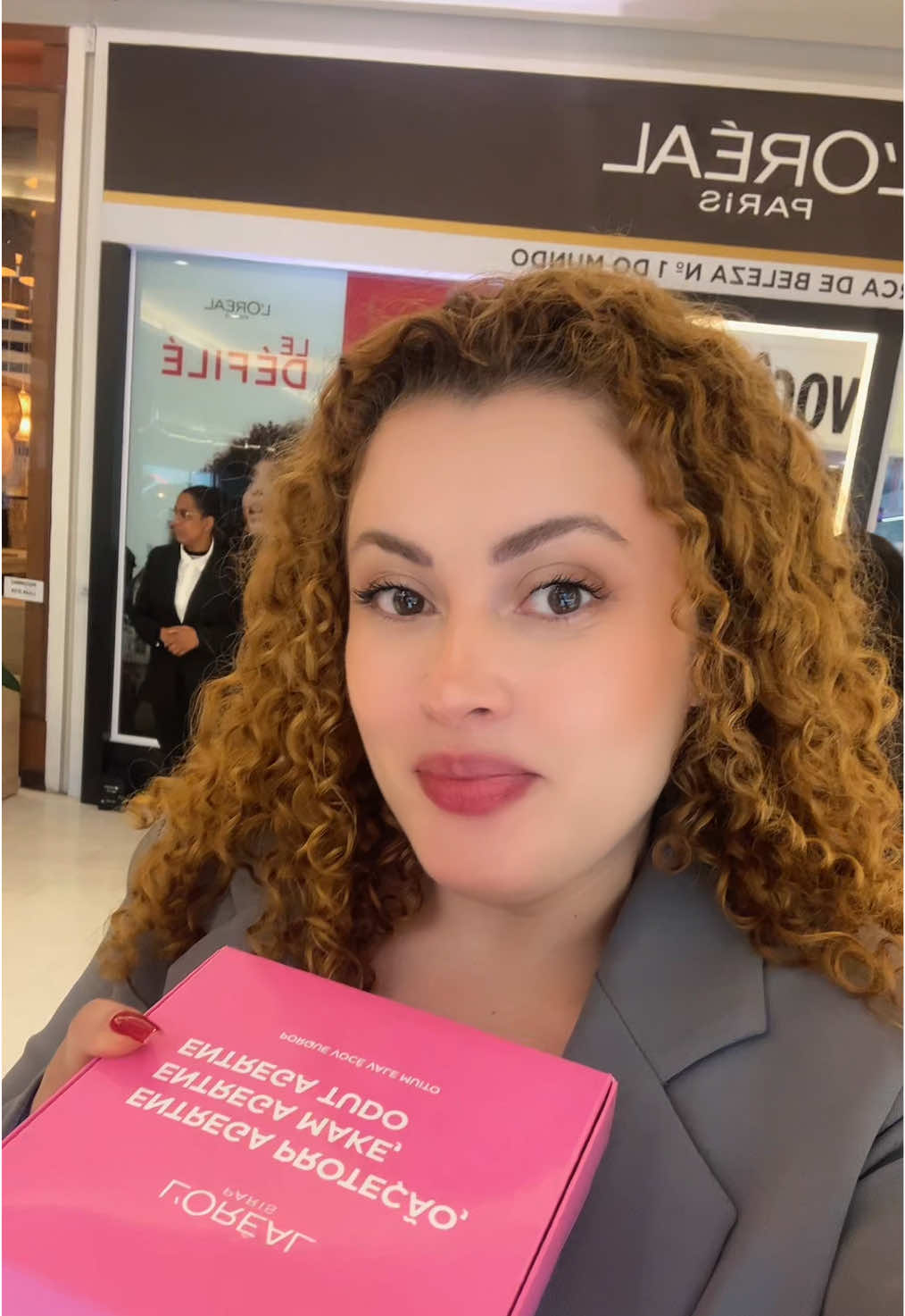 Eu faço parte da rede de creators da @L'Oréal Paris Brasil em parceria com a #wakecreators recebi o convite para retirar o novo Solar expertise efeito Make up na pele 😍 louvado seja Deus por essa oportunidade maravilhosa ❤️ #lorealparis #solarexpertise #creator #Love 