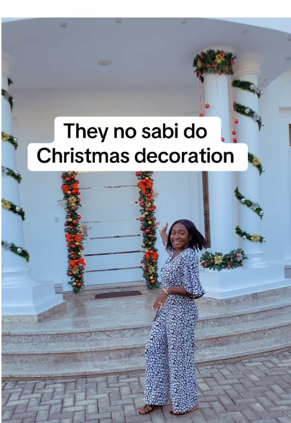 Ewo!! We are the Odogwu of Christmas decorations in Abuja and Lagos don’t sleep on our offers. First 10 customers get a discount. #christmasdecorationsinlagos #christmasdecorinabuja #lagoschristmasdecorator #freshflowersinabuja #christmastiktok 