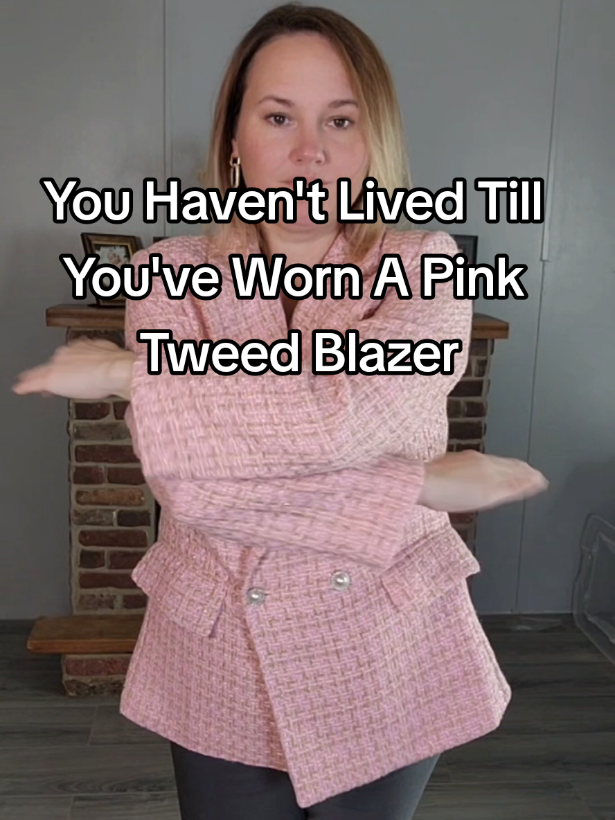 I'm wearing a size Large in this pink tweed Blazer with real pockets! I'm 140 lbs and 5 ft 3 and it fits perfectly. I could do aerobics in this just fine! But I choose to wear it to the office 🥰 #businesscasual #tweedblazer #blazerstyle #fallfashion #falldealsforyou 