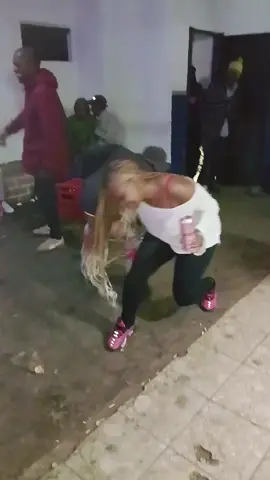 literally on the floor 🫩🫩🫩🫩 @SIR.TRILL🕴 #onthefloor 